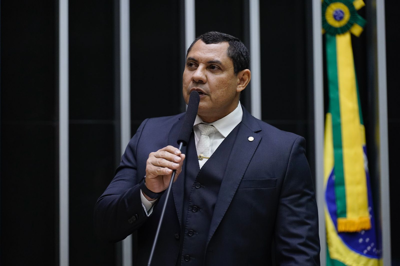 Coronel Ulysses propõe uso obrigatório de recursos federais para combater crimes em fronteiras