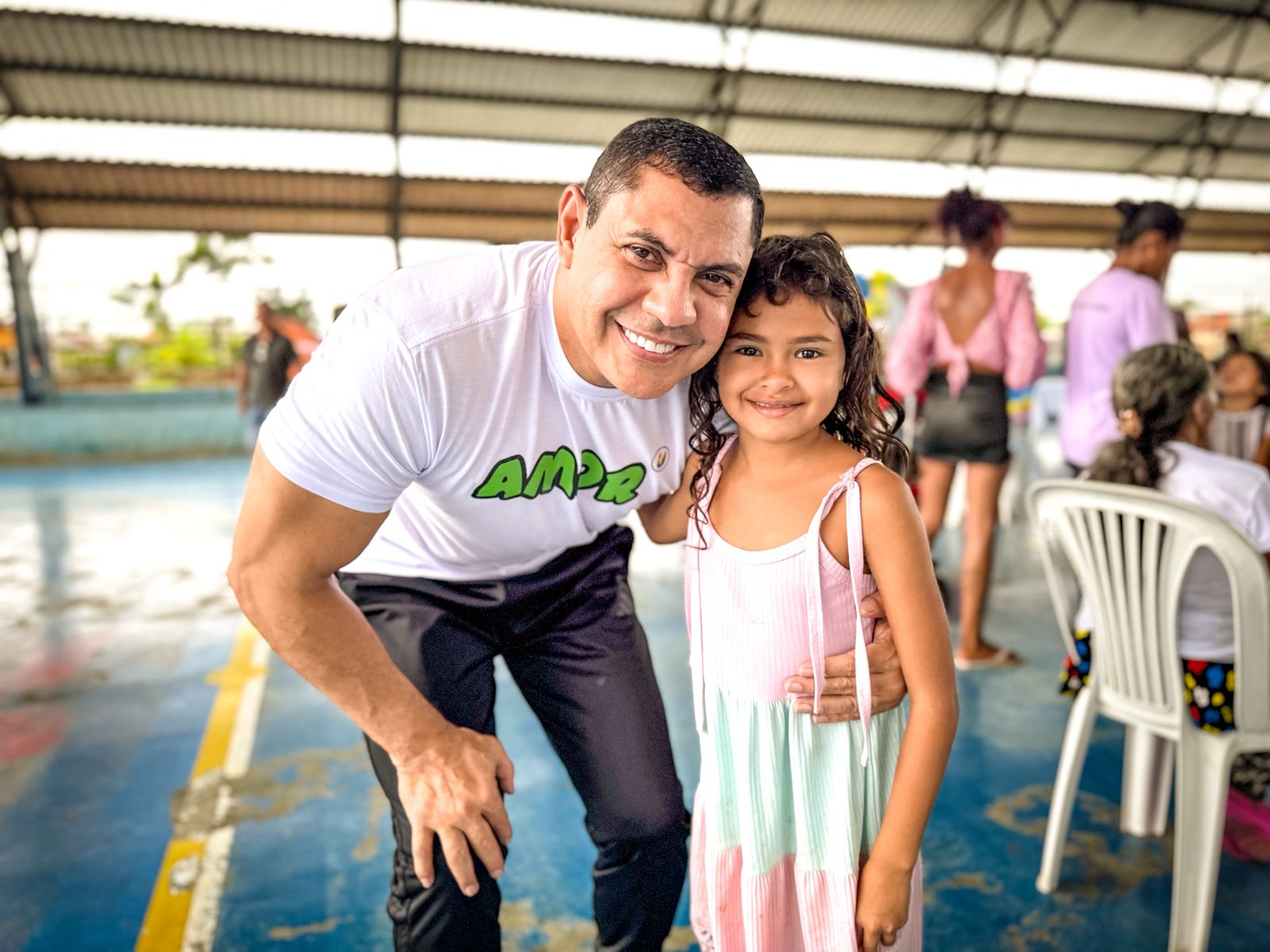 Coronel Ulysses na entrega da van ao projeto social Tenda de Deus