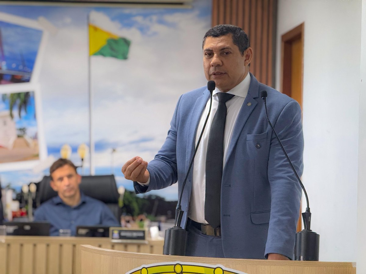 Coronel Ulysses discursa na tribuna da Câmara dos Deputados